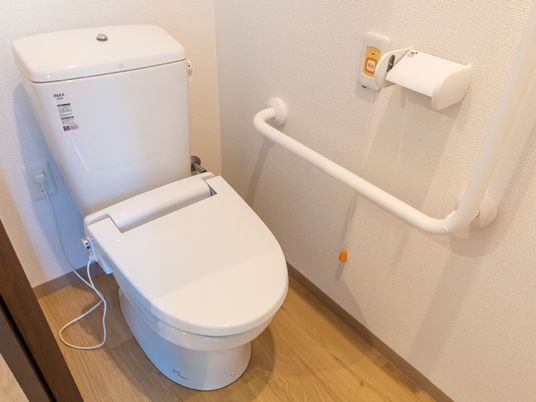 バリアフリー対応のトイレ