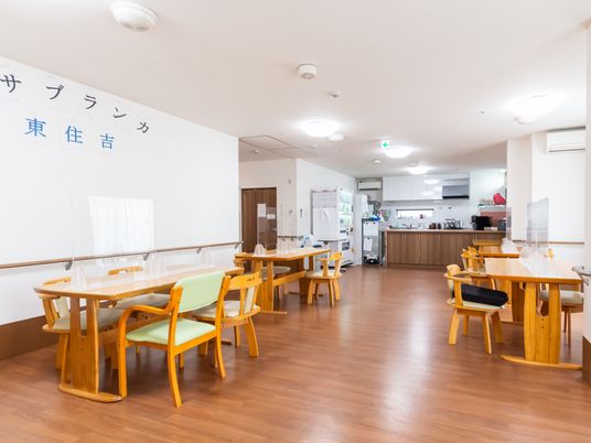 ゆったりした食堂空間