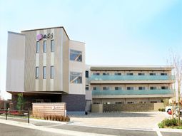 モダンな建物の外観