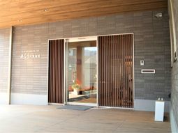 入口のエントランス