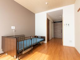 シンプルな居室の一角