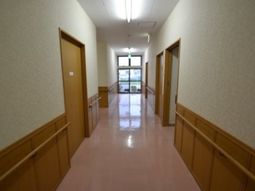 清潔感のある廊下