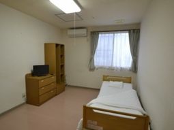 シンプルな個室の居室