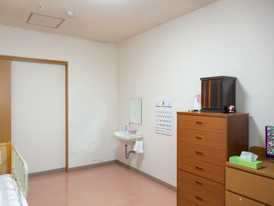 洋室の居室一角