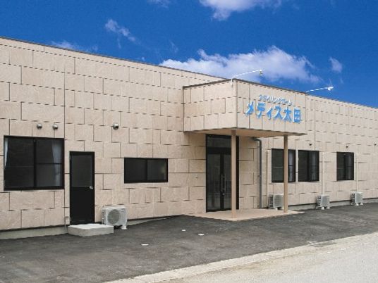 明るく開放的なエントランス