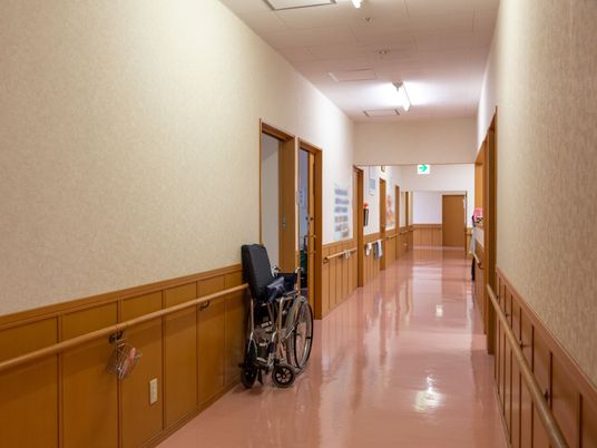 廊下に車椅子置き場