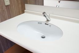 シンプルな洗面台