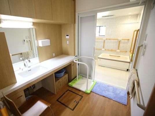 居室の洗面所と浴室