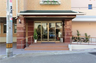 ゆったりした建物エントランス