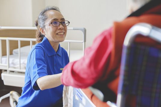 ケアスタッフが業務中