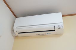 壁掛けのエアコン