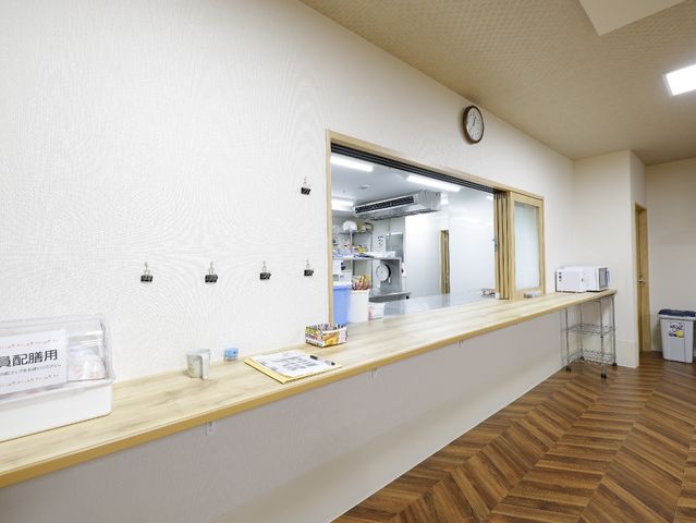 清潔な配膳カウンター