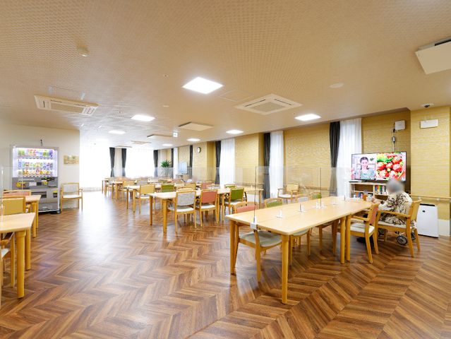 広々とした食堂の様子