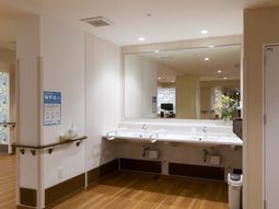 清潔感溢れる洗面スペース