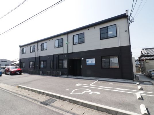モダンな建物の外観