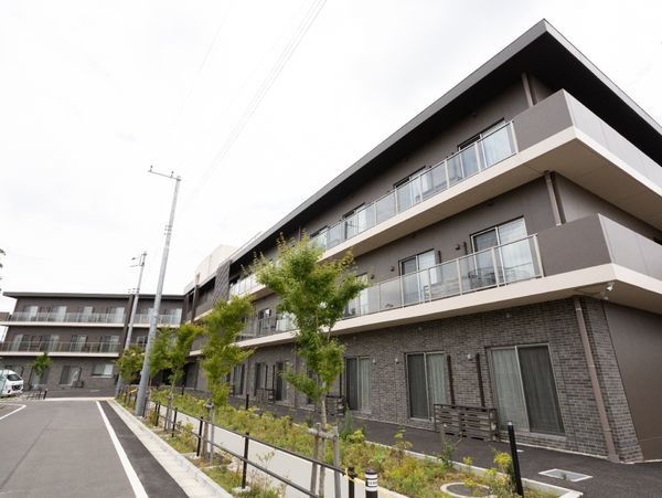 モダンな建物の外観