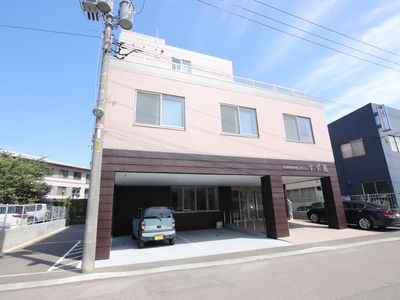 清潔な建物のエントランス