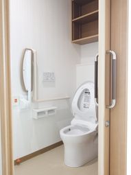 バリアフリーのトイレ設備