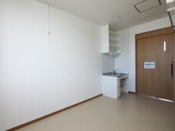 明るく清潔な居室