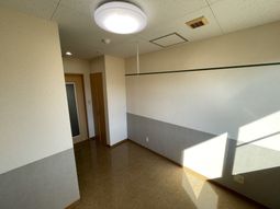 日差しが差し込む居室