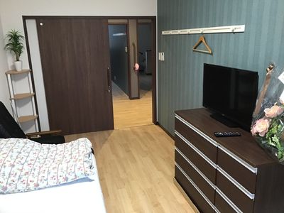 落ち着いた色調の居室