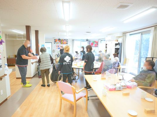 明るい居心地の良い食堂