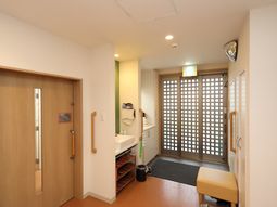 エントランスの明るい空間