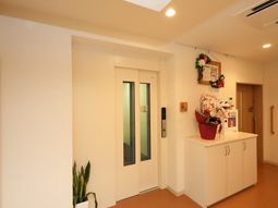 温かみのあるエントランス