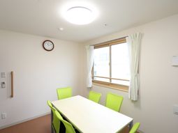 清潔なダイニングルーム