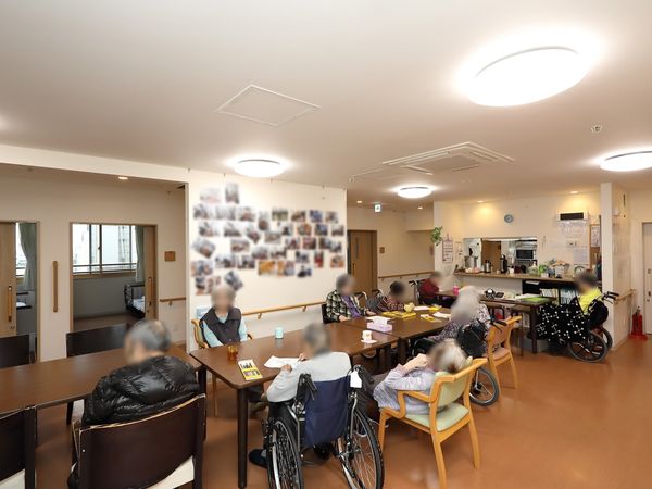 多世代集う居心地の良い食堂