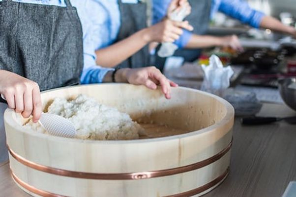 食事準備中の料理