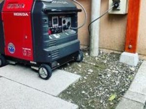 発電機のある外観  