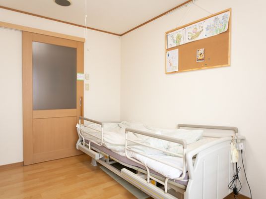 介護スタッフがサポートする様子