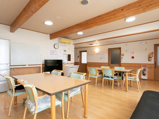 広々としたラウンジ