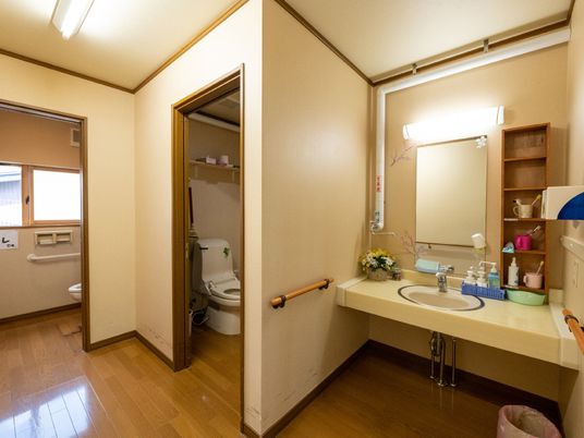 洗面台とトイレの部屋