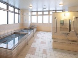 清潔感ある明るい浴室