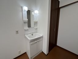 シンプルな洗面台