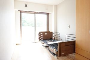 明るい個室の居室