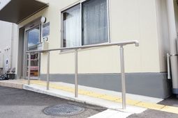 エントランスのスロープ