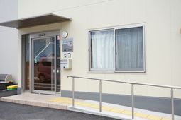 エントランスの外観