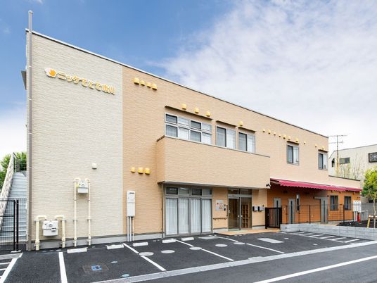 外観と駐車場