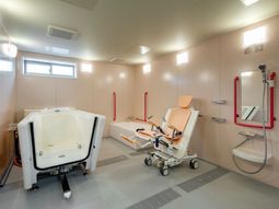 バリアフリーな浴室設備