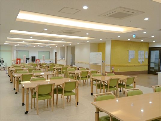 広々とした食堂の様子