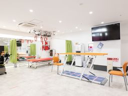 明るい機能訓練室