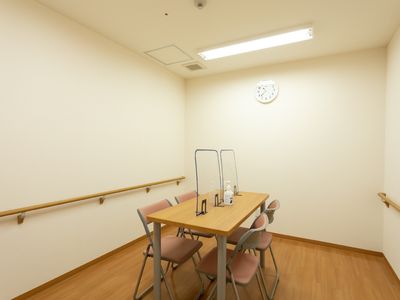 シンプルな多目的室