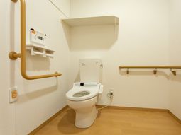 バリアフリートイレの一室