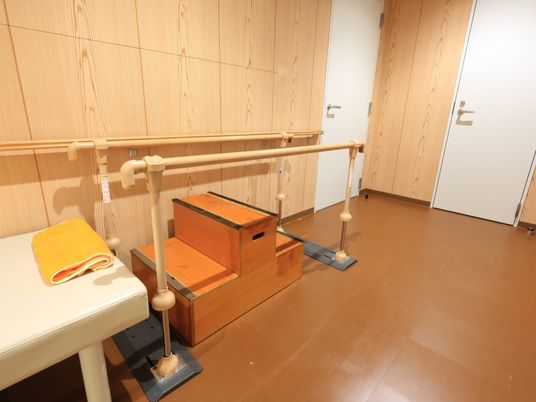 機能訓練用具と床