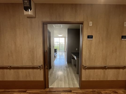 明るい廊下の様子