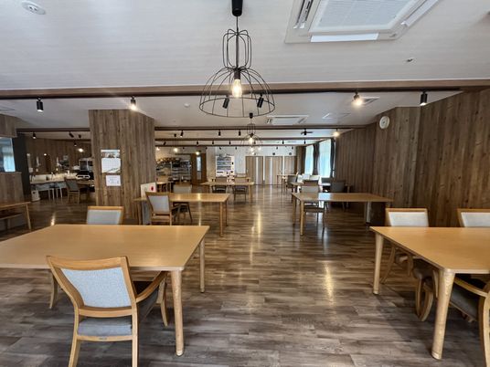 広々としたダイニングルーム