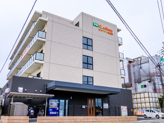 新しい建物の外観